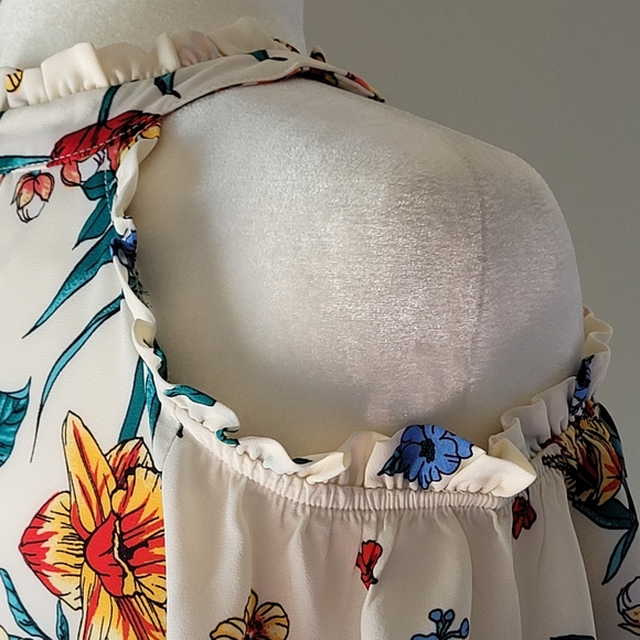 Monteau Floral Cold-shoulder Ruffle Top - Picture 5 of 16